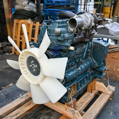 कुबोटा V2607-T डीजल इंजन V2607-DI-T-E3B ऊर्ध्वाधर पानी ठंडा