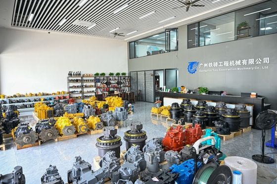 Heavy Load Hydraulic Final Drive Travel Motor for PC400-6 Excavator Optimized Planetary Gear System Strong Traction Capacity Rugged Structure Mining and Construction Site Replacement Parts